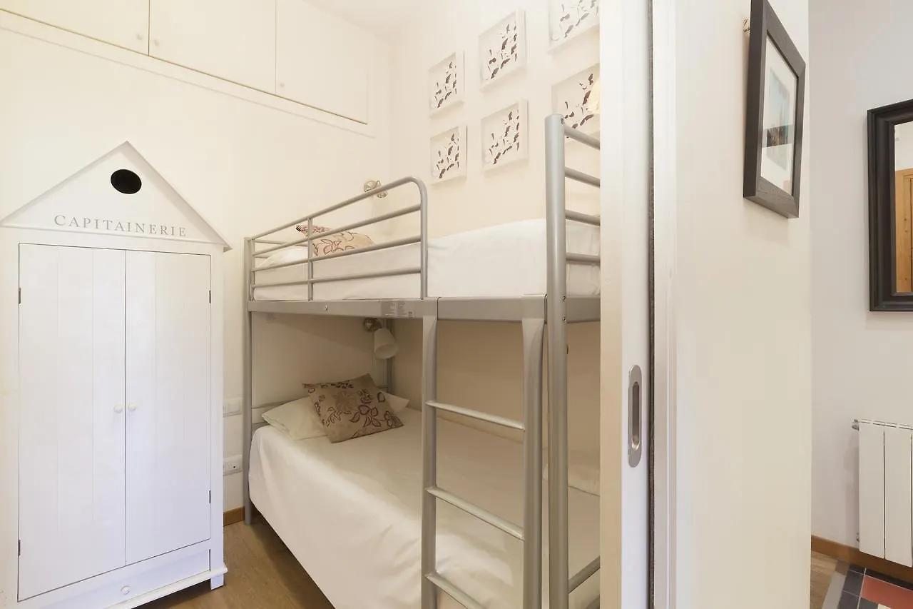 Akira Flats Roger De Flor Chic Apartment Barcelona