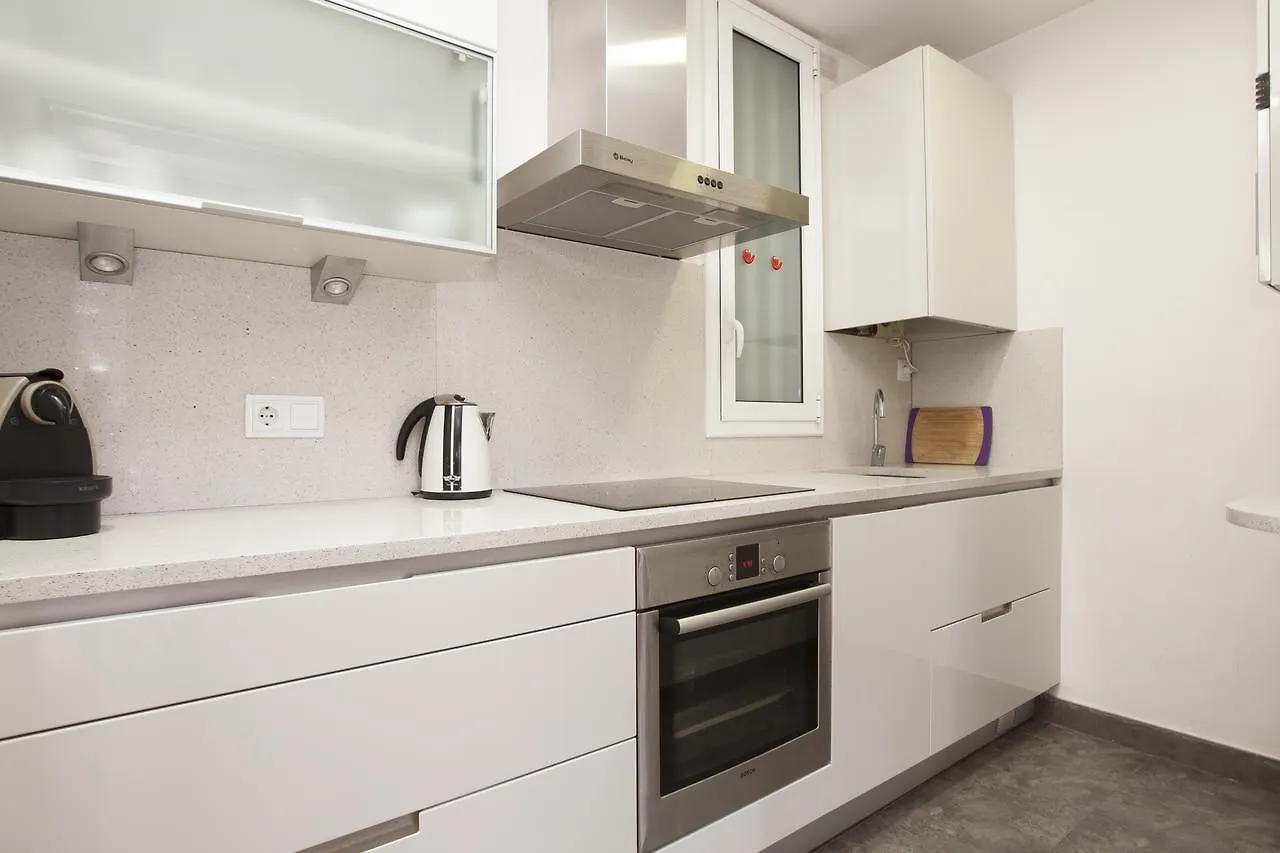 Akira Flats Roger De Flor Chic Apartment Barcelona